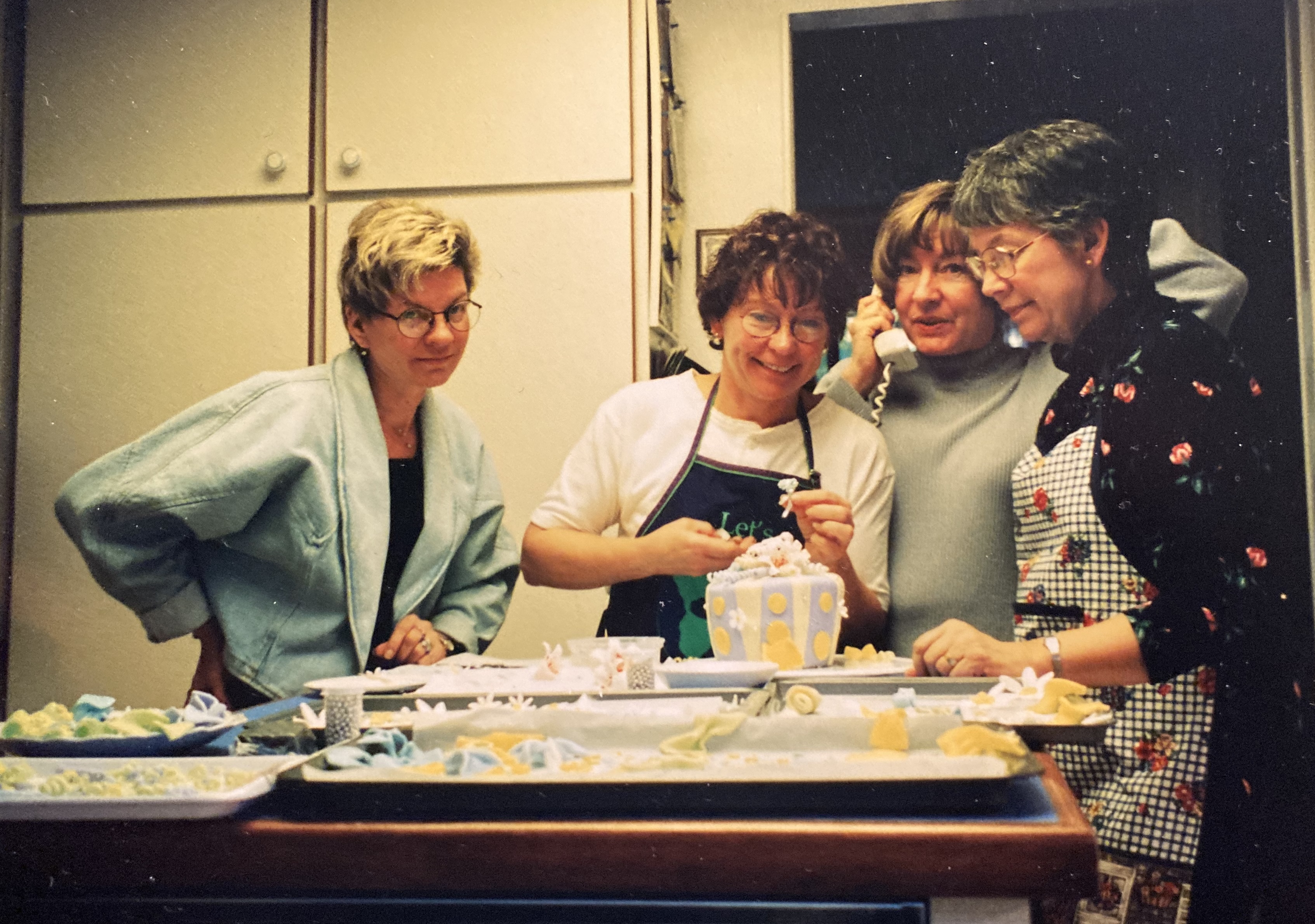 Susan, Rose-Marie, June, Misi, making a cousin wedding cake, 1999
